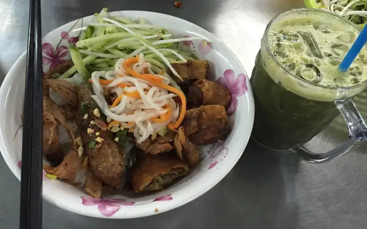Review Quán Bún Thịt Nướng Chả Giò Bà Thêm