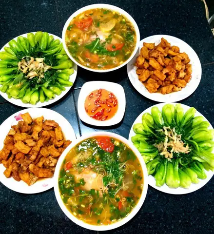 Buổi Tối Nên Ăn Món Gì? Gợi Ý Lành Mạnh Cho Bữa Ăn Tối