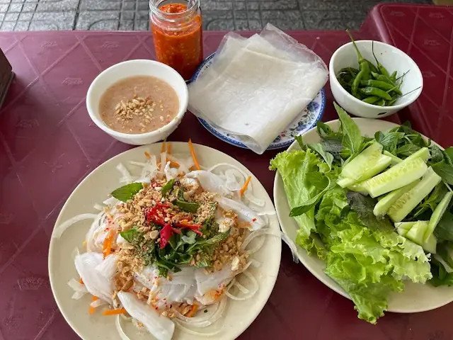 Cá mai tươi sống được chuẩn bị kỹ lưỡng