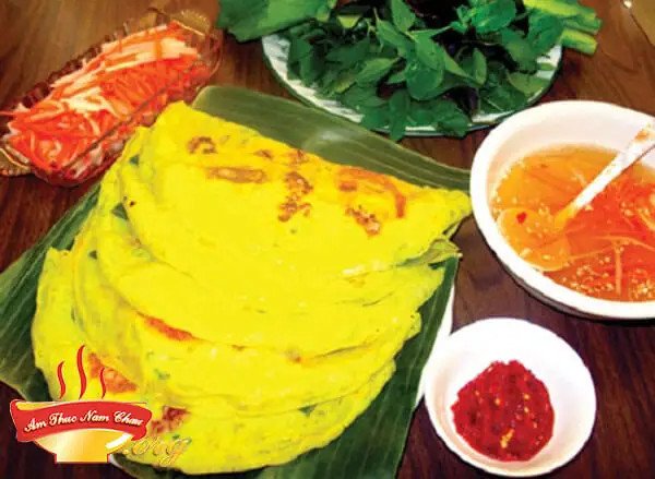 Các nguyên liệu gia vị và rau thơm được chuẩn bị sẵn sàng