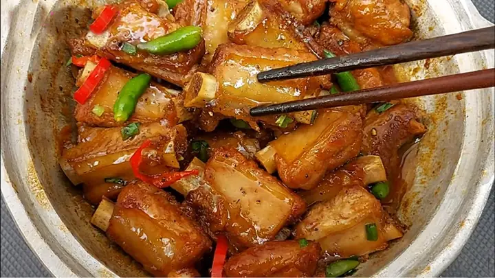 Cách Kho Thịt Sườn Heo Ngon Chuẩn Vị