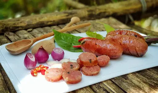 Làm Lạp Xưởng Truyền Thống Không Cần Rượu Mai Quế Lộ: Công Thức Đơn Giản, Gia Vị Vừa Ăn