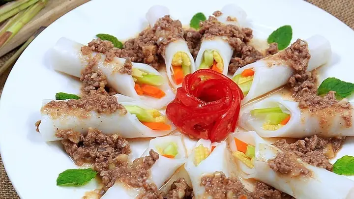 Hướng Dẫn Chi Tiết 2 Cách Làm Phở Cuốn Thịt Băm Ngon Từ A-z