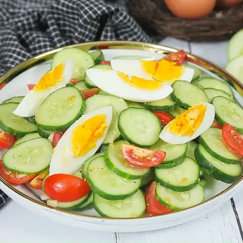 Cách Làm Salad Dưa Chuột Cà Chua Bi Đơn Giản Tại Nhà
