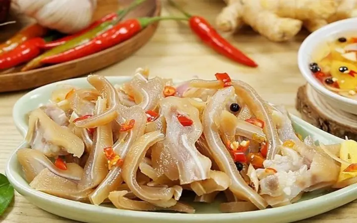 Cách Làm Tai Heo Chua Ngọt Ăn Liền Tại Nhà