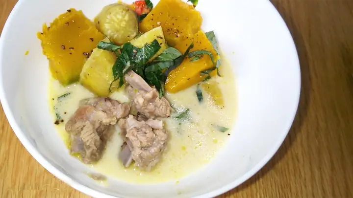 Canh Bí Đỏ Hầm Dừa: Công Thức Thơm Béo, Ngọt Bùi Dành Cho Gia Đình