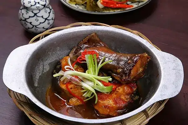 Hướng Dẫn Chi Tiết Cách Nấu Cá Tầm Kho Thơm Ngon Chuẩn Vị Tại Nhà