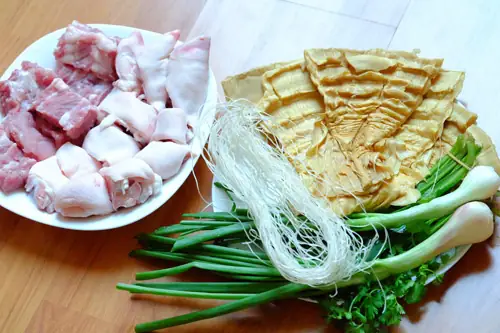 Cách Nấu Canh Măng Miến Ngon Ngậy Cho Bữa Cơm Tết Gia Đình