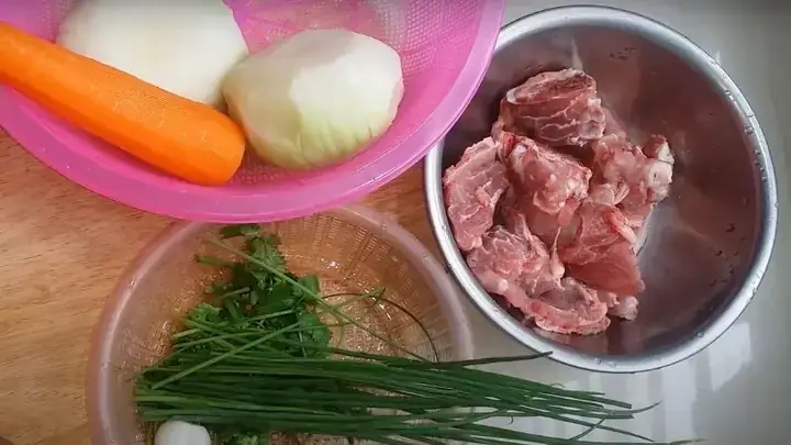 Hướng Dẫn Chi Tiết Cách Nấu Canh Sườn Su Hàu Cà Rốt Chuẩn Vị Tại Nhà