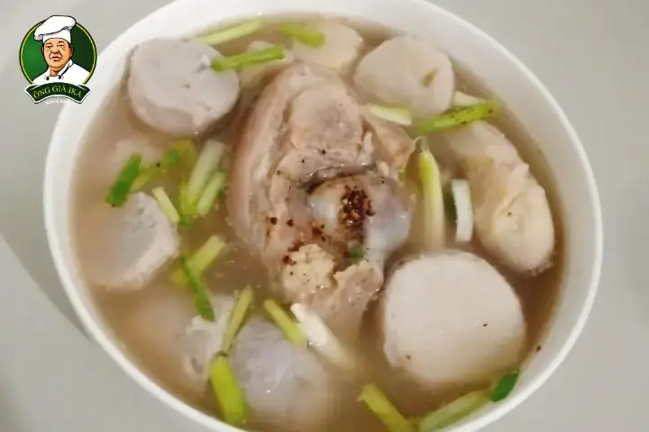 Cách Nấu Chân Giò Khoai Sọ Chuẩn Vị, Mềm Nhừ Đậm Đà