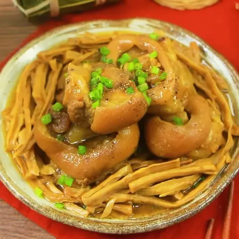 Cách Nấu Chân Giò Với Măng Ngon Đúng Điệu
