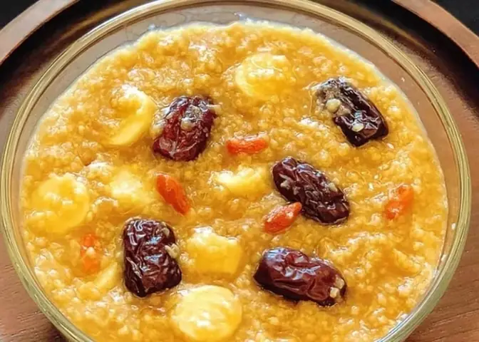 Cách Nấu Cháo Táo Đỏ Cho Bé Ăn Dặm Đơn Giản