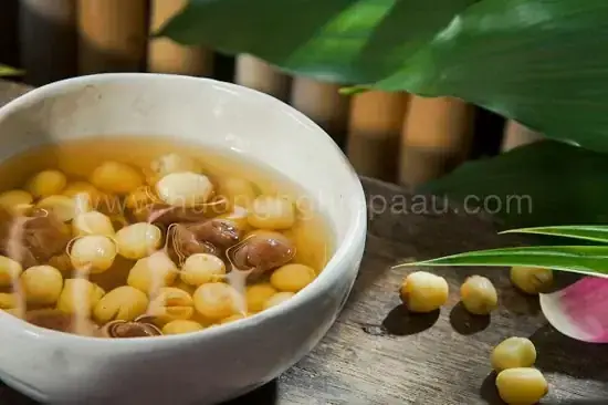 Hướng Dẫn Chi Tiết Cách Nấu Chè Hạt Sen Nhãn Nhục Đậu Xanh Chuẩn Vị Tại Nhà