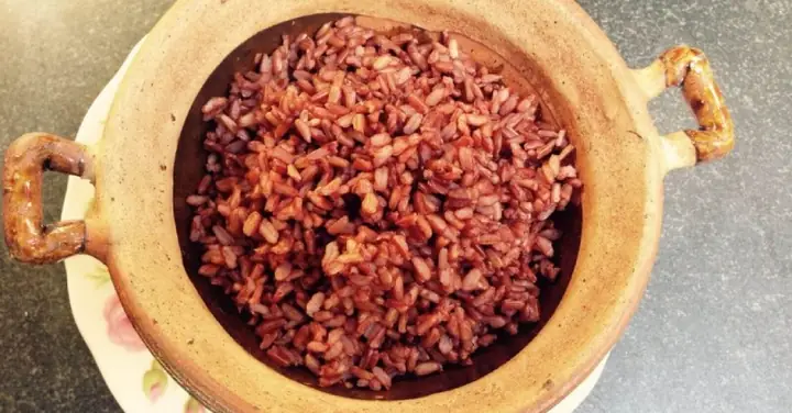 Cách Nấu Gạo Lứt Bằng Nồi Đất Đúng Chuẩn: Từ Chuẩn Bị Đến Thưởng Thức