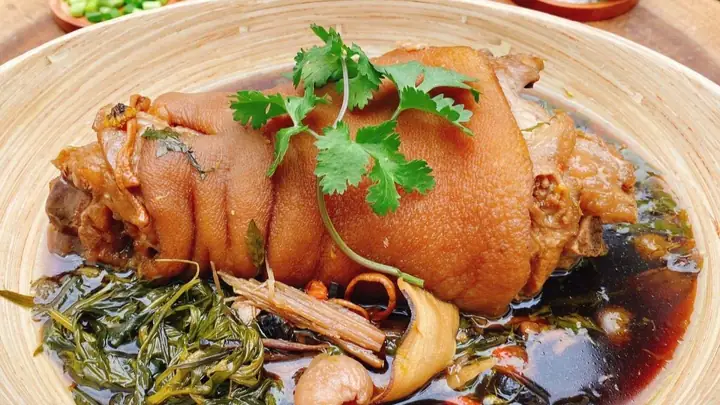 Cách Nấu Giò Heo Hầm Thuốc Bắc Đúng Cách: Hướng Dẫn Chi Tiết Từ A Đến Z