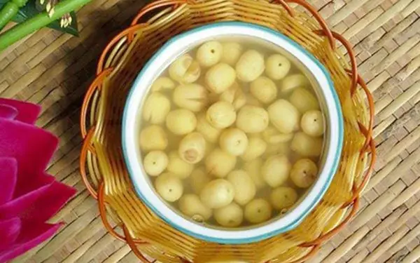 Hướng Dẫn Nấu Chè Hạt Sen Nhãn Nhục Từ Hạt Sen Tươi: Công Thức Chuẩn Và Mẹo Hay