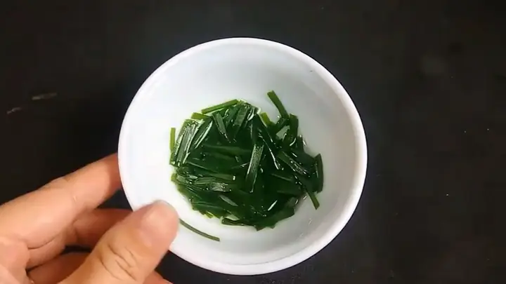 Cách Nấu Lá Hẹ Chữa Ho Đơn Giản Và Hiệu Quả