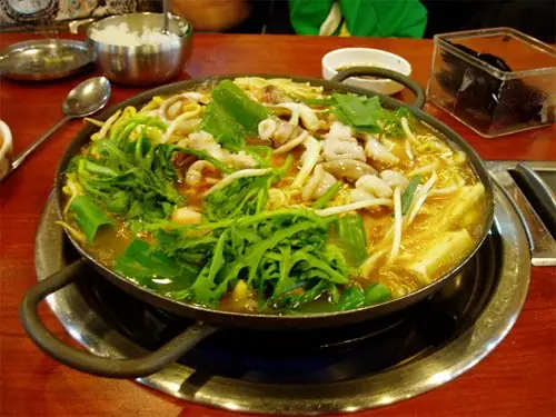 Cách Nấu Lẩu Bạch Tuộc Nakji Jeongol Đúng Chuẩn Hàn Quốc