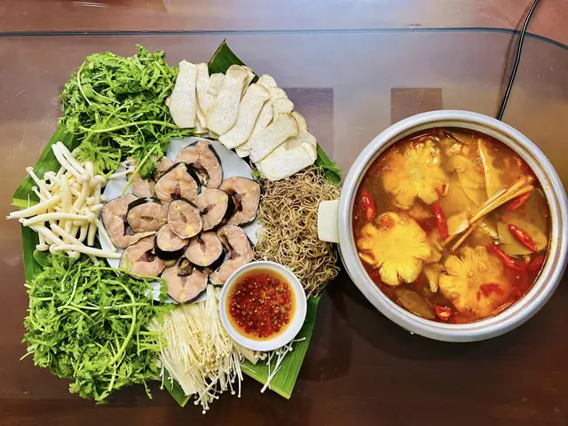 Cách Nấu Lẩu Chua Cá Tại Nhà: Công Thức Đơn Giản