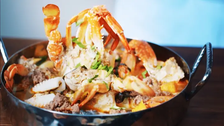 Hướng Dẫn Nấu Lẩu Cua Đồng Hột Vịt Lộn Chuẩn Vị