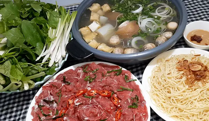 Hướng Dẫn Chi Tiết Cách Nấu Lẩu Dựng Bò Thơm Ngon, Đậm Vị Tại Nhà
