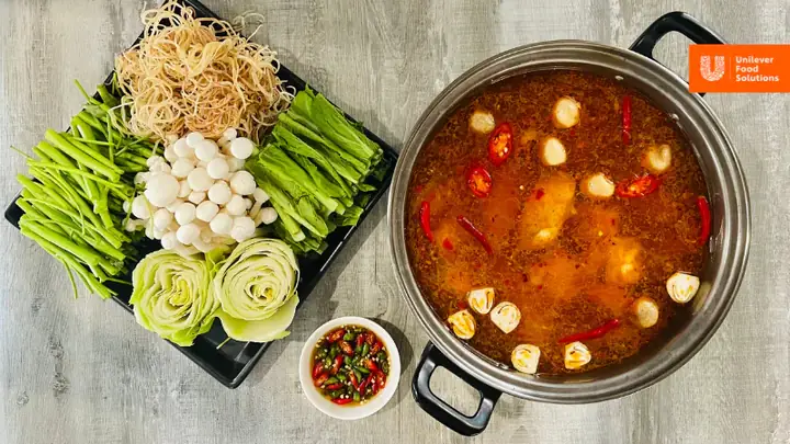 Hướng Dẫn Nấu Lẩu Gà Chua Cay Miền Nam Chuẩn Vị Tại Nhà