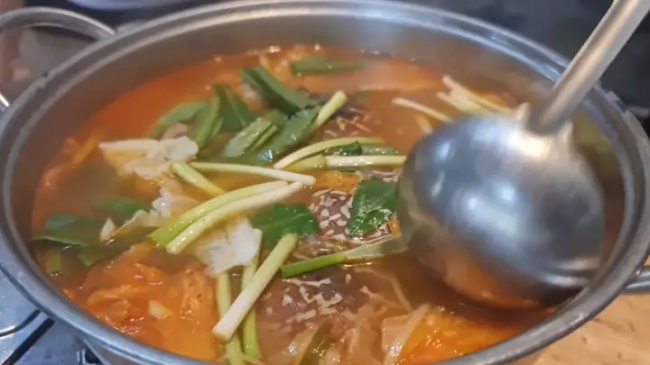 Hướng Dẫn Nấu Lẩu Ghẹ Kim Chi Chuẩn Vị, Đậm Đà Hấp Dẫn