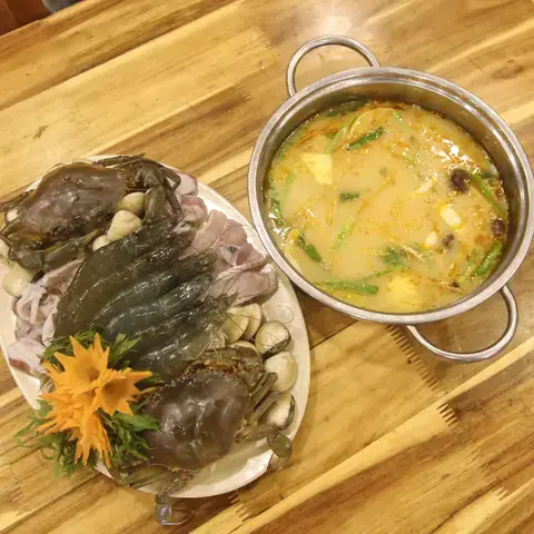 Hướng Dẫn Nấu Lẩu Hải Sản Hà Nội Chuẩn Vị Tại Nhà