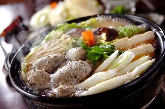 Hướng Dẫn Chi Tiết Cách Nấu Lẩu Nấm Cá Viên Thơm Ngon Chuẩn Vị Nhà