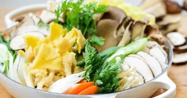 Cách Nấu Lẩu Nấm Hàn Quốc Chuẩn Vị: Hướng Dẫn Từ A Đến Z
