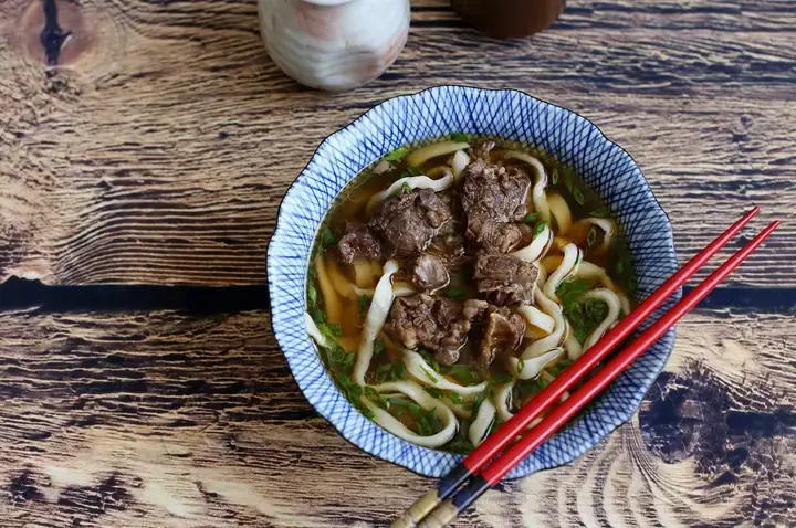 Cách Nấu Mì Bò Hầm Hàn Quốc Chuẩn Vị Tại Nhà