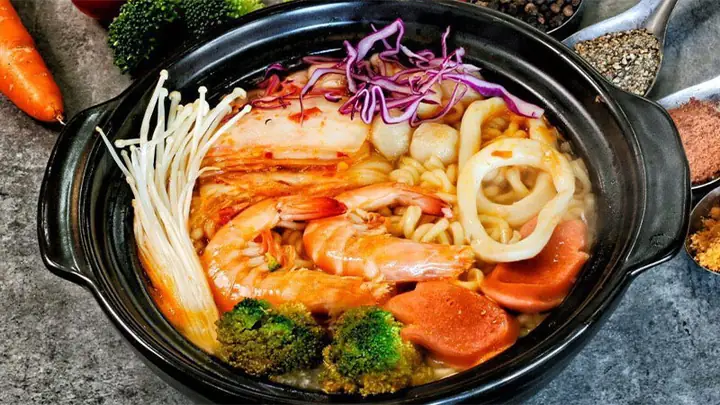 Cách Nấu Mì Cay Sasin Đúng Cách Tại Nhà