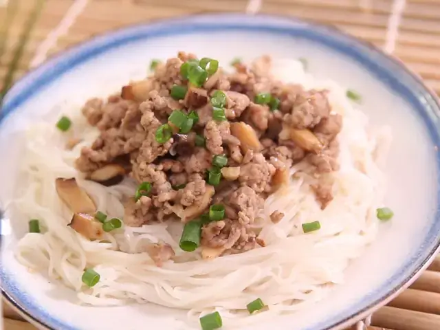 Cách Nấu Mì Chũ Với Thịt Lợn Ngon Đậm Đà Từ A-z