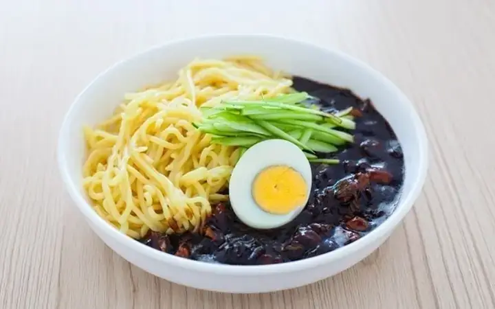 Cách Nấu Mì Sợi Nhỏ Hàn Quốc Đúng Điệu Tại Nhà