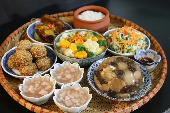 Cách Nấu Món Ngon Ngày Tết: 10 Ý Tưởng Đơn Giản Cho Bữa Cơm Gia Đình