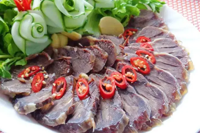 Hướng Dẫn Toàn Diện Cách Nấu Nạm Bò Chấm Bánh Mì Chuẩn Vị Tại Nhà