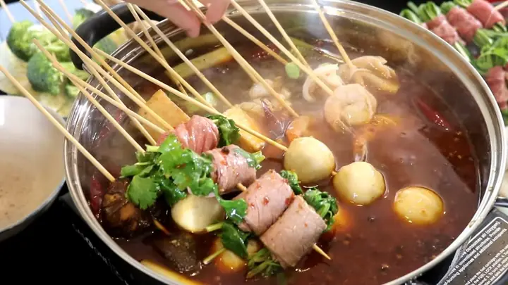 Cách Nấu Nước Lẩu Xiên Que Ngon Chuẩn Vị Tại Nhà