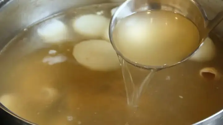 Cách Nấu Nước Lèo Bánh Canh Trong Veo, Ngọt Thanh Từ Xương: Bí Quyết Từ A Đến Z