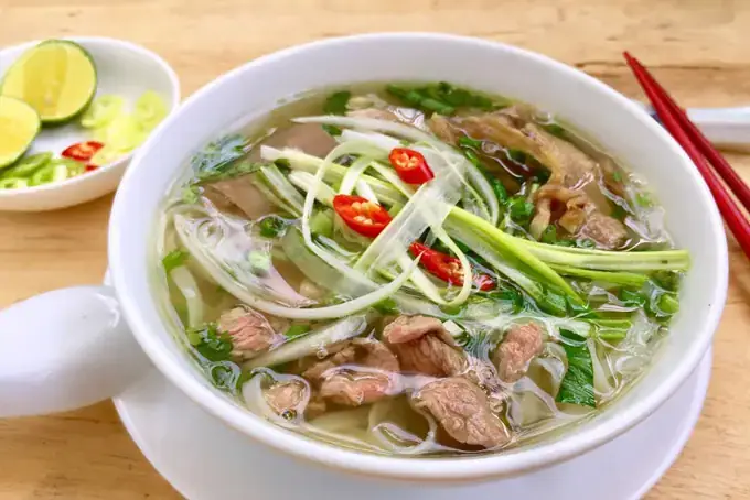 Cách Nấu Phở Bò Lý Quốc Sư Chuẩn Vị: Hướng Dẫn Chi Tiết Từ A Đến Z