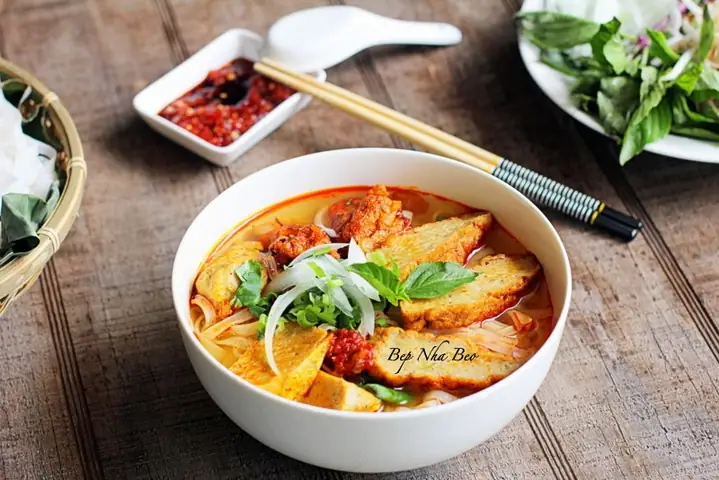 Cách Nấu Phở Chả Cá Quy Nhơn Chuẩn Vị: Từ Nước Dùng Đến Thịt Chả