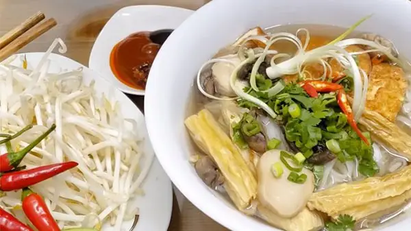 Cách Nấu Phở Gà Chay: Hướng Dẫn Chi Tiết Từ Nguyên Liệu Đến Thành Phẩm