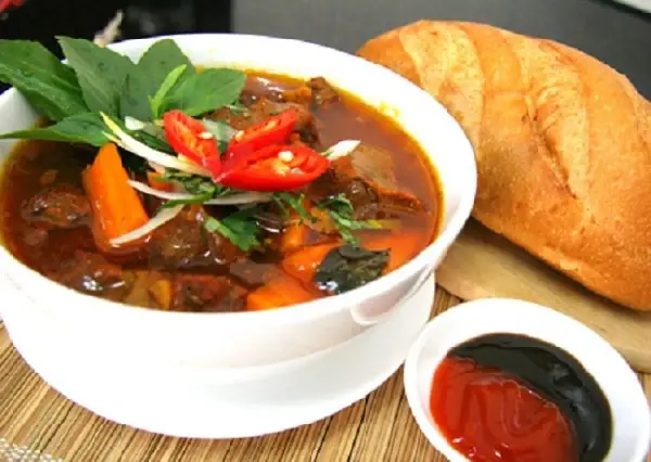 Cách Nấu Thịt Bò Chấm Bánh Mì Đơn Giản Tại Nhà