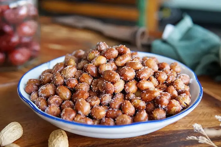 Cách Rang Lạc Với Muối Giòn Thơm, Không Bị Cháy