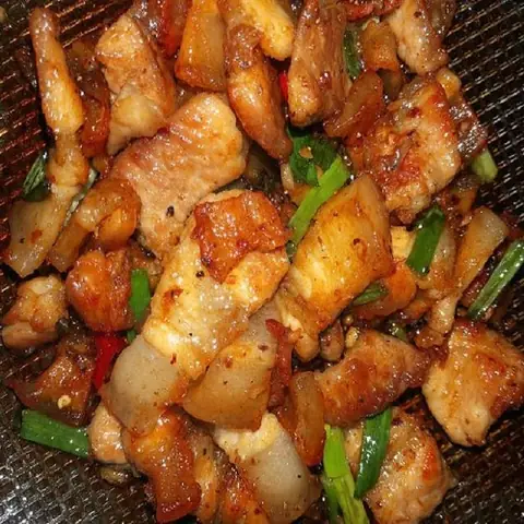 Cách Rang Thịt Gà Cháy Cạnh Đúng Chuẩn: Da Giòn, Thịt Mềm