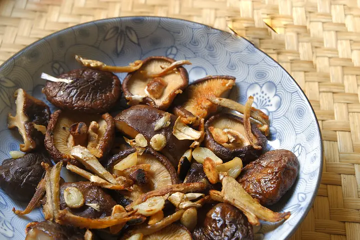 Cách Rửa Nấm Đông Cô Tươi Đúng Chuẩn: Hướng Dẫn Từng Bước Chi Tiết