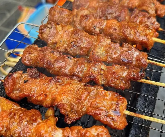 Cách Ướp Thịt Xiên Nướng Vỉa Hè Đúng Chuẩn