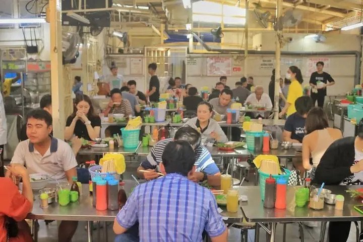 Cận cảnh tô phở miến gà nóng hổi