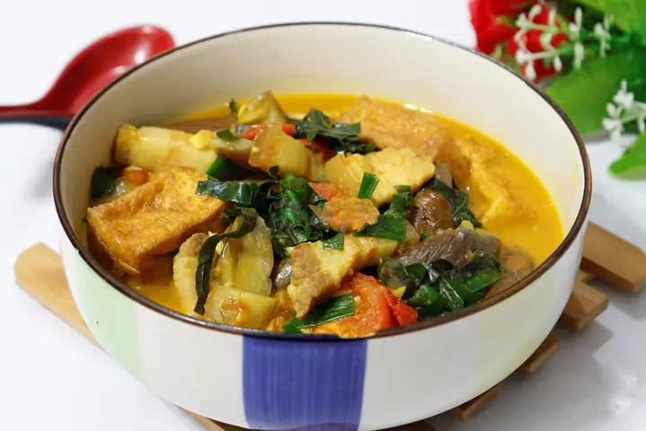 Canh Cà Bung Ăn Với Gì? Gợi Ý Hoàn Hảo Cho Bữa Cơm Gia Đình