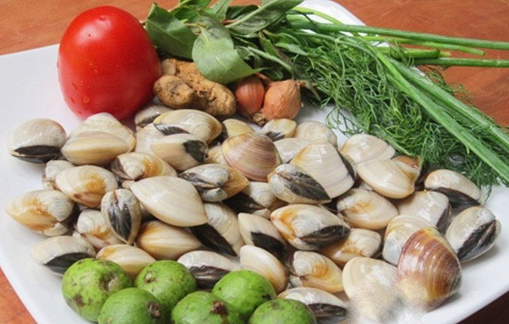 Canh ngao cà chua nấu sấu chua dịu, là món ăn truyền thống của người Việt
