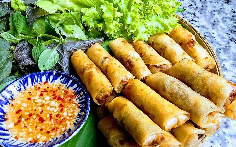 Chả giò tôm thịt đậu xanh vàng ươm